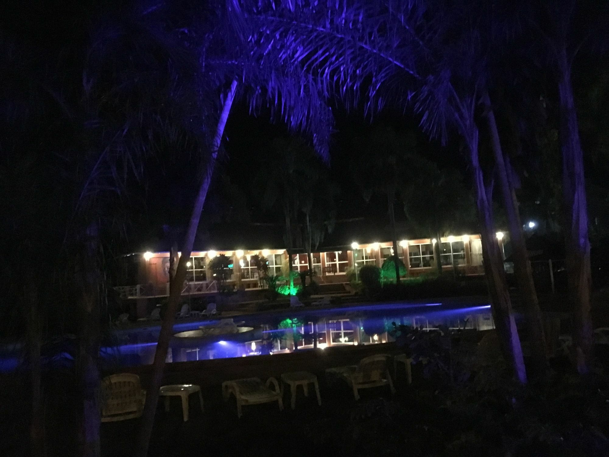 Tangoinn Club Iguazu Party Luxury Hostel Puerto Iguazú Zewnętrze zdjęcie