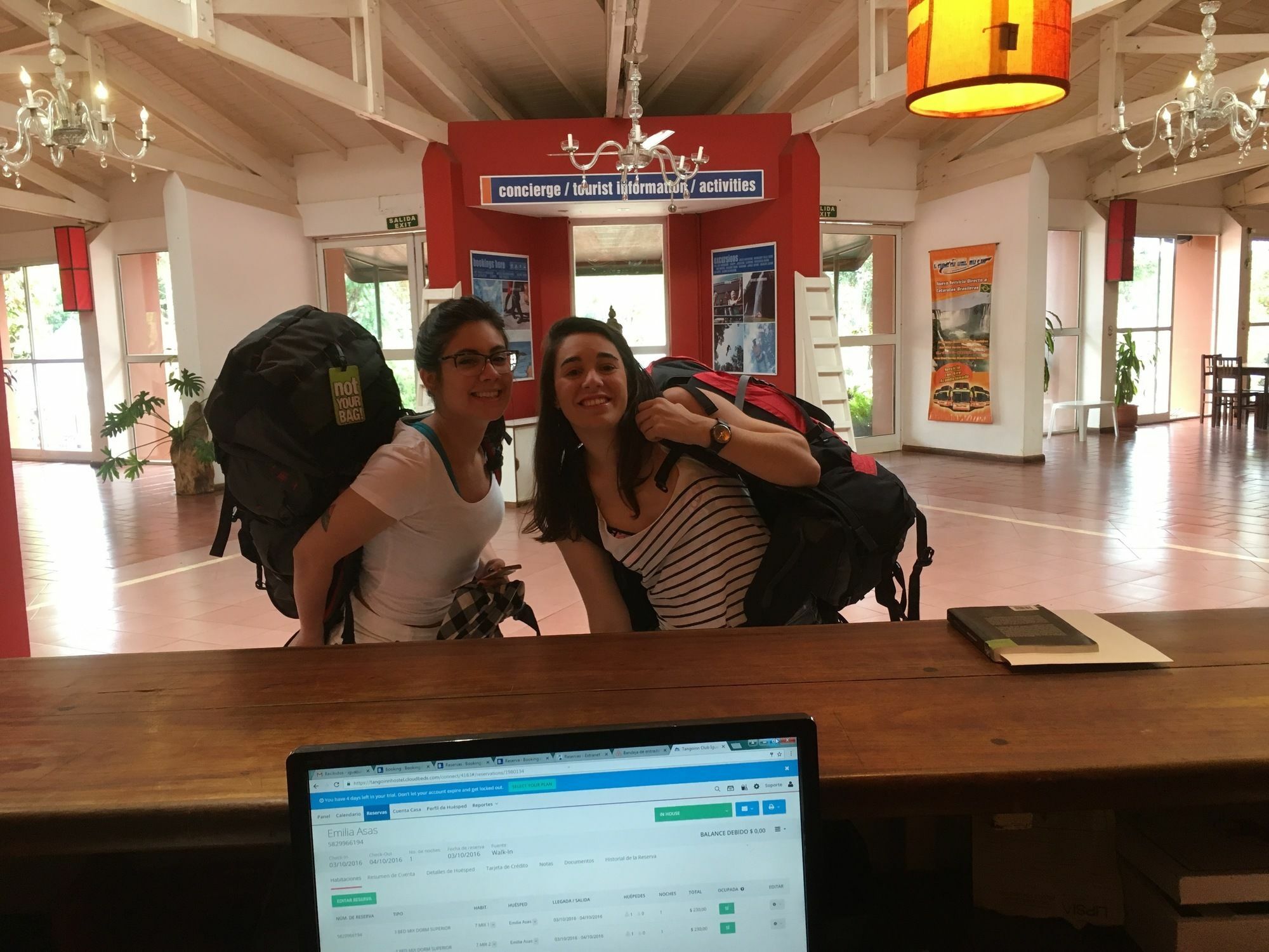 Tangoinn Club Iguazu Party Luxury Hostel Puerto Iguazú Zewnętrze zdjęcie