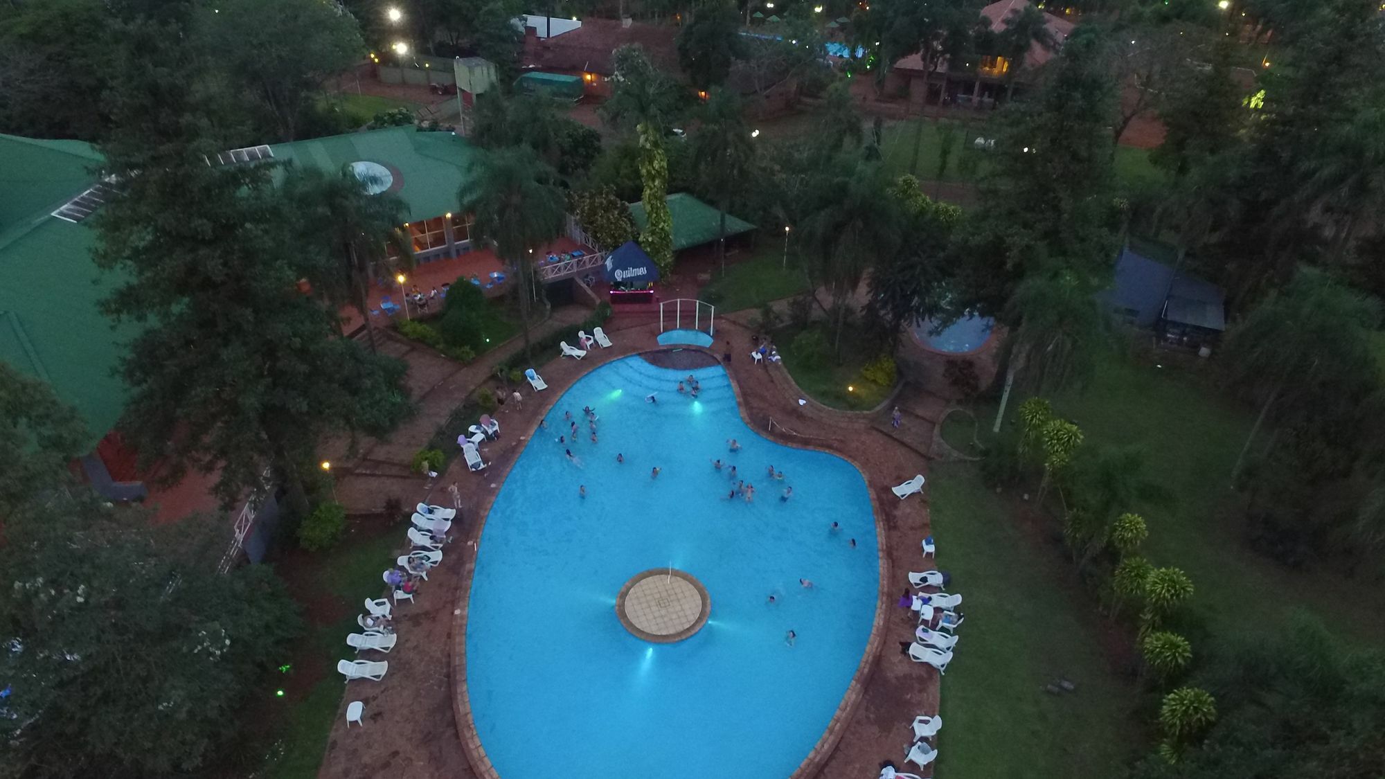 Tangoinn Club Iguazu Party Luxury Hostel Puerto Iguazú Zewnętrze zdjęcie