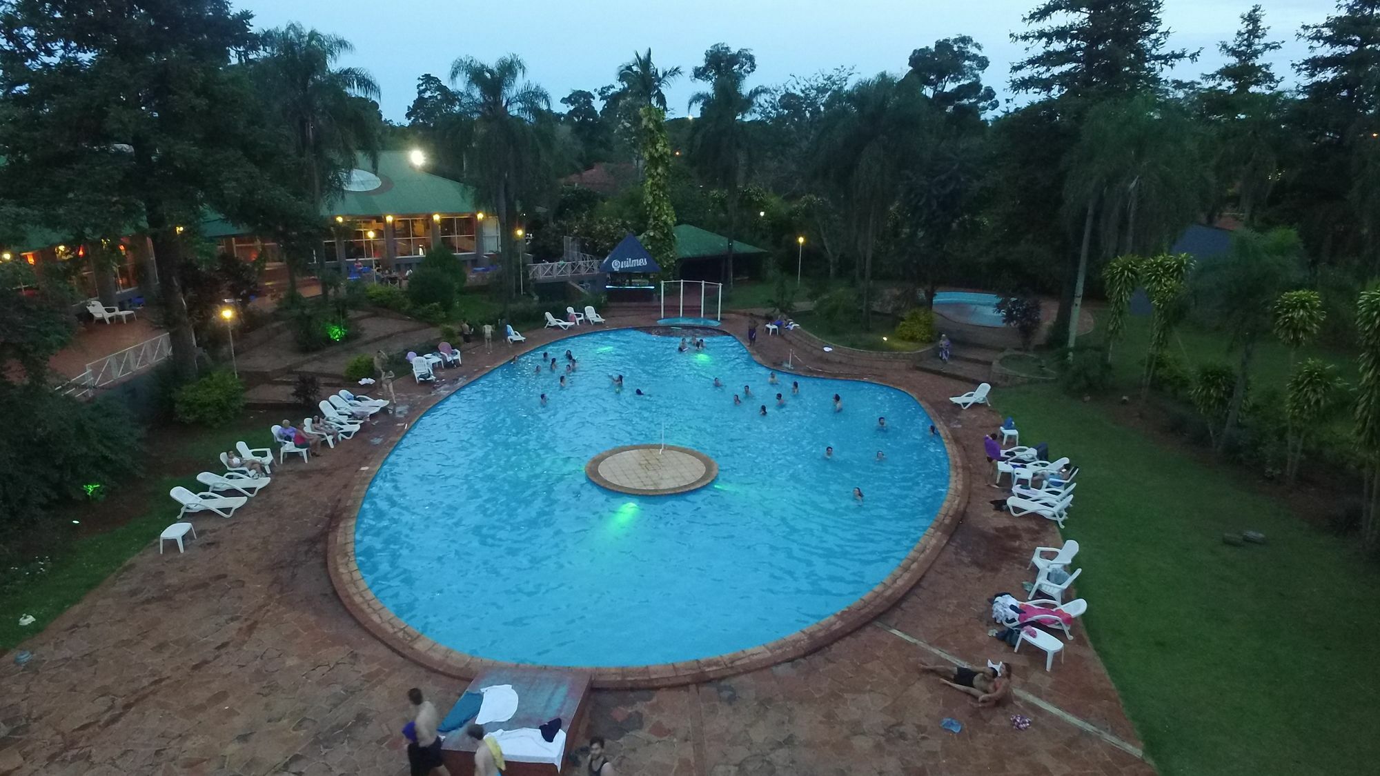 Tangoinn Club Iguazu Party Luxury Hostel Puerto Iguazú Zewnętrze zdjęcie