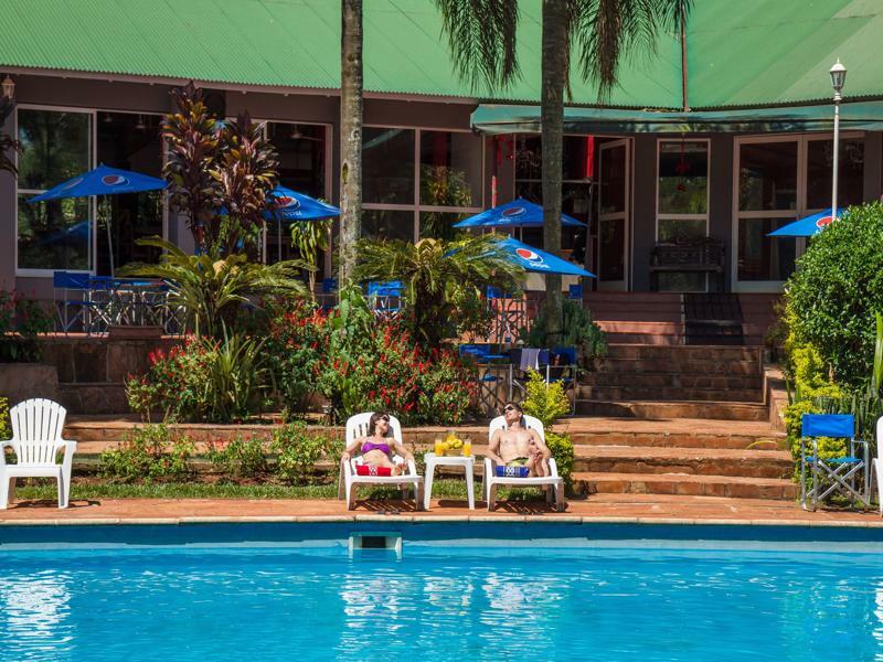 Tangoinn Club Iguazu Party Luxury Hostel Puerto Iguazú Zewnętrze zdjęcie